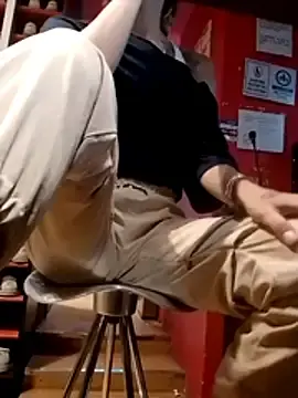 Peque2002  live sex cam