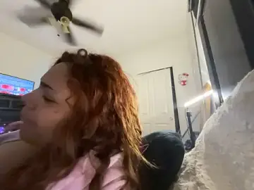 Luvmesumscorpio661  live sex cam