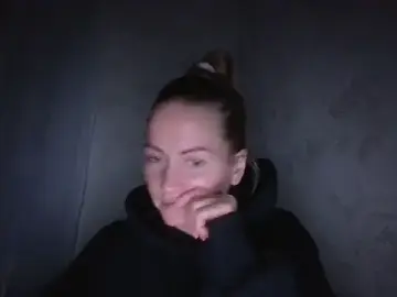 Thavione  live sex cam