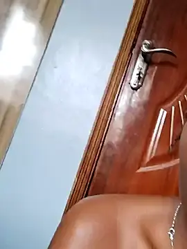 Pearl7979  live sex cam