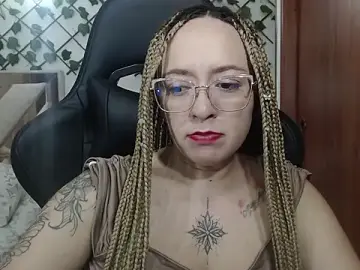Adaraah  live sex cam