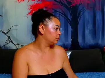 ElizabethEven  live sex cam