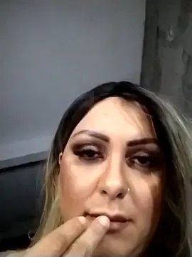 Julianafenix95  live sex cam