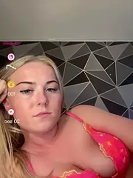 Minidollxxx  live sex cam