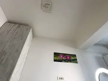 BlueEyes_BB  live sex cam