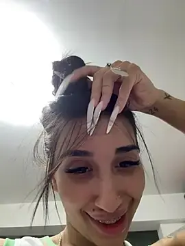 BlueEyes_BB  live sex cam