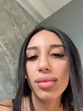 BlueEyes_BB  live sex cam
