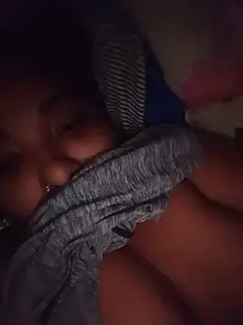 Leisy27  live sex cam