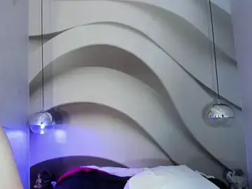 YaraShine  live sex cam