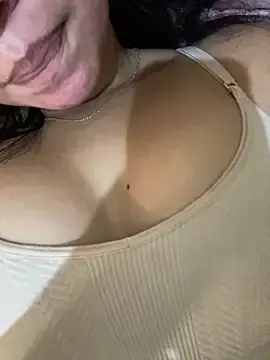 Mel4670  live sex cam