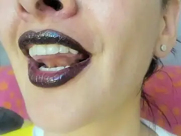 Queen_fetish  live sex cam