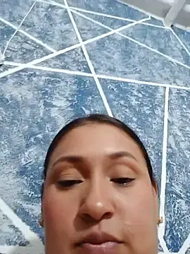 Hot_bella12  live sex cam