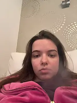 LadyinBed25  live sex cam
