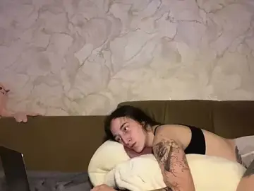 PiperKnight  live sex cam