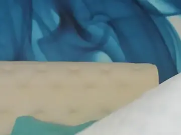 SkinnyDolly  live sex cam