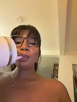 Moonlight_j  live sex cam
