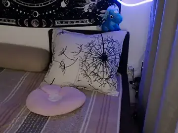 AlienforTwenty  live sex cam