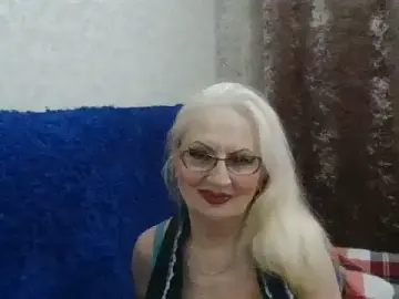 CarlyTreat  live sex cam