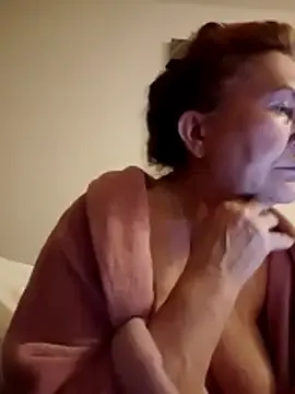 Hottie-Mom  live sex cam