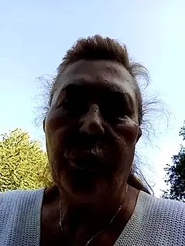 Hottie-Mom  live sex cam