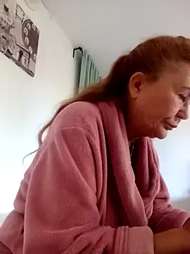 Hottie-Mom  live sex cam