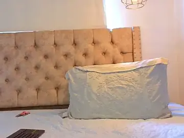 KeryHillson  live sex cam