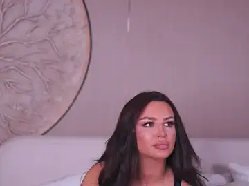 OliviaNoirr  live sex cam