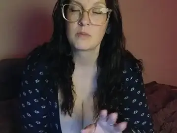 TheBustyHouseWife  live sex cam