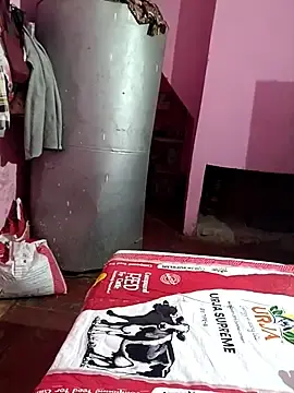 Akhotgirl  live sex cam