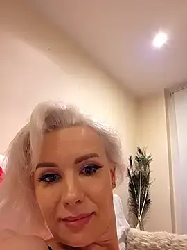 AureliaDoux  live sex cam