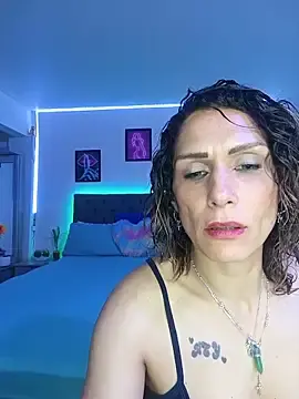 Corina_hot  live sex cam