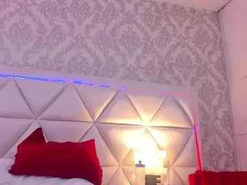 HollyOlson  live sex cam