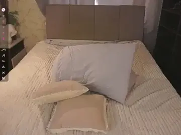JacquilineDinnen  live sex cam