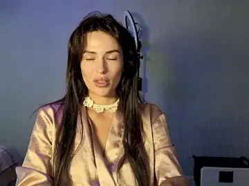 Kira__love1  live sex cam