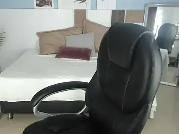 Caroline_blair1  live sex cam