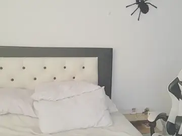 CarolinneFiotti  live sex cam