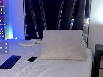 HollyEvanz  live sex cam
