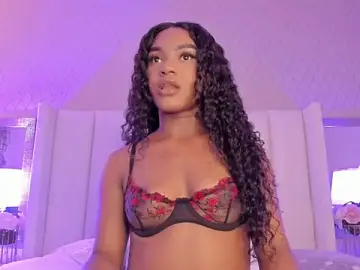 SophiaSmiiths_  live sex cam