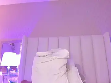 SophiaSmiiths_  live sex cam