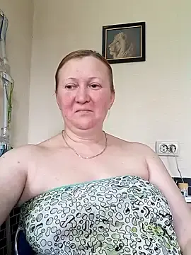 Blondyaguar  live sex cam