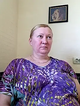 Blondyaguar  live sex cam