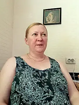 Blondyaguar  live sex cam