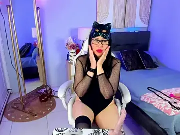 Bella_milff_  live sex cam
