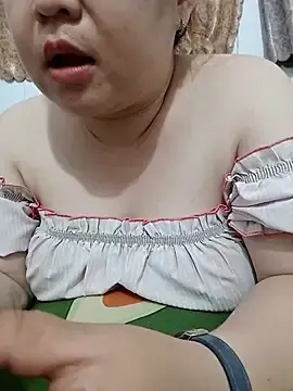 VyOanh2K  live sex cam