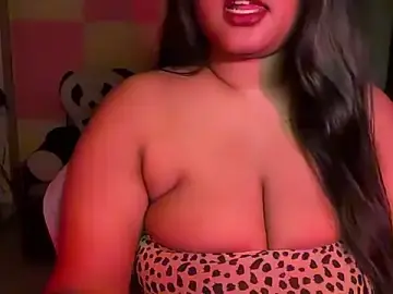 Kiara-11  live sex cam