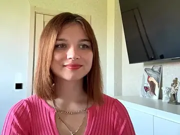Karolinefrog  live sex cam
