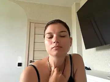 Karolinefrog  live sex cam