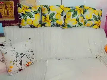 KlaraHoll  live sex cam