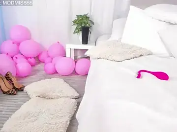 MissLinda  live sex cam