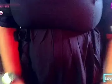 Wildsiren  live sex cam